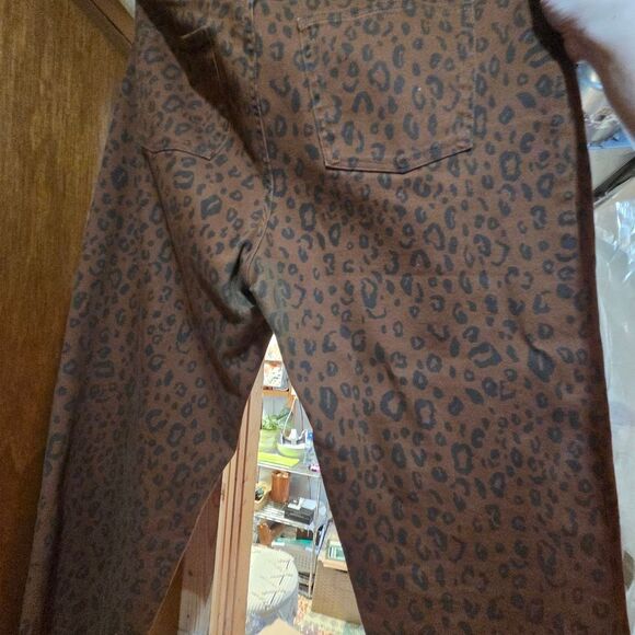 Universal Thread Brown Leopard-Print Skinny Jeans - Picture 10 of 11